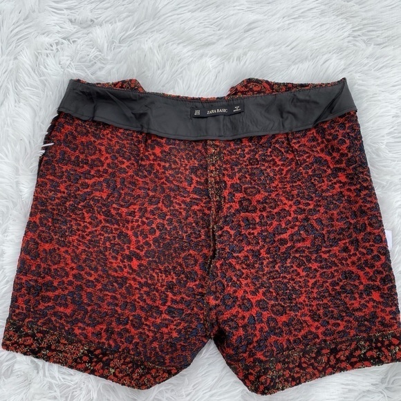 ZARA basics red and black floral shorts with zipper front - Picture 6 of 8